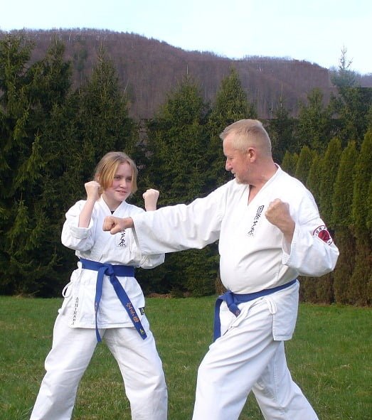 1. jpg trening ak na tle beskidów