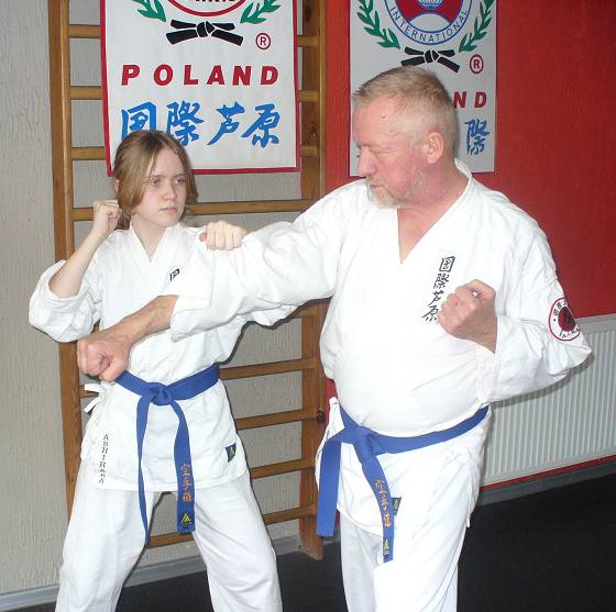 1. jpg trening ashihara karate