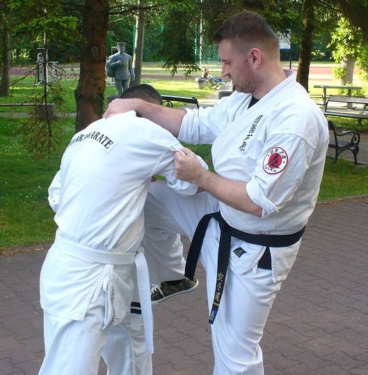 2. jpg fragment zajęć trening kata