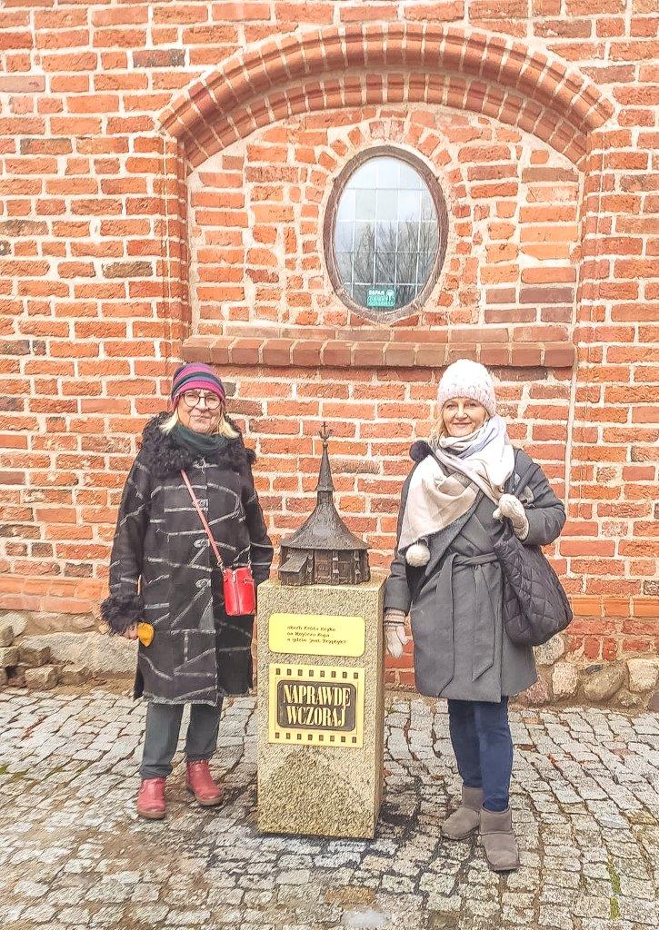 Twórczość L.Tyrmanda - rzeźba pamiątkowa w Darłowie