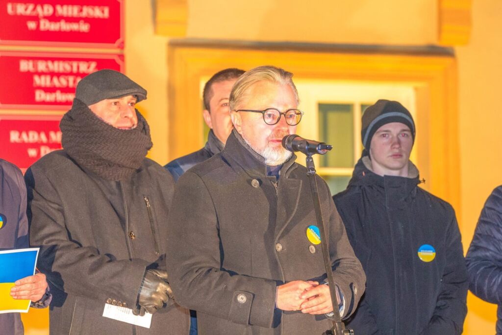 Burmistrz Darłowa na wiecu solidarności z Ukrainą