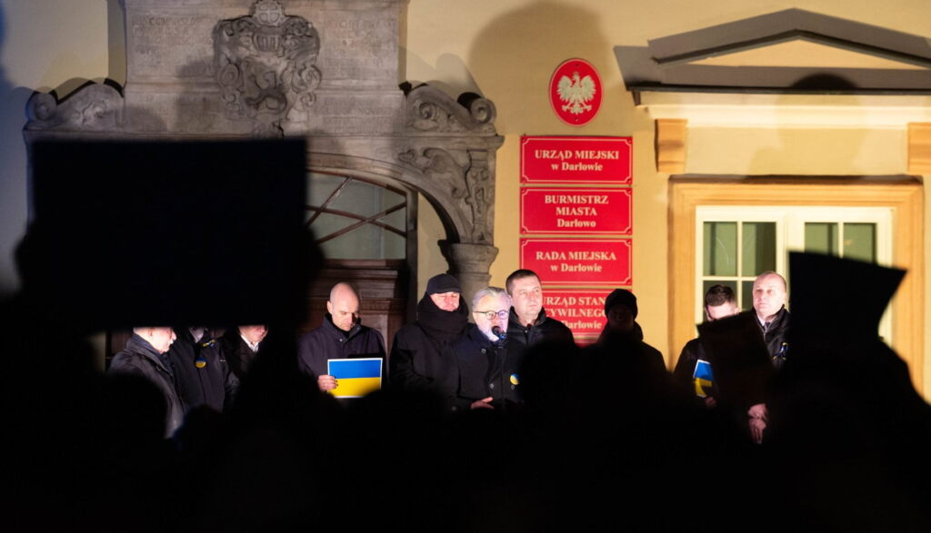 Wiec Solidarności z Ukrainą na darłowskim rynku