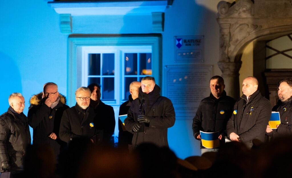 Wiec Solidarności z Ukrainą na darłowskim rynku