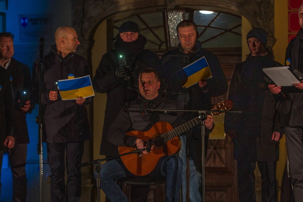 wiec solidarności z Ukrainą na rynku w Darłowie