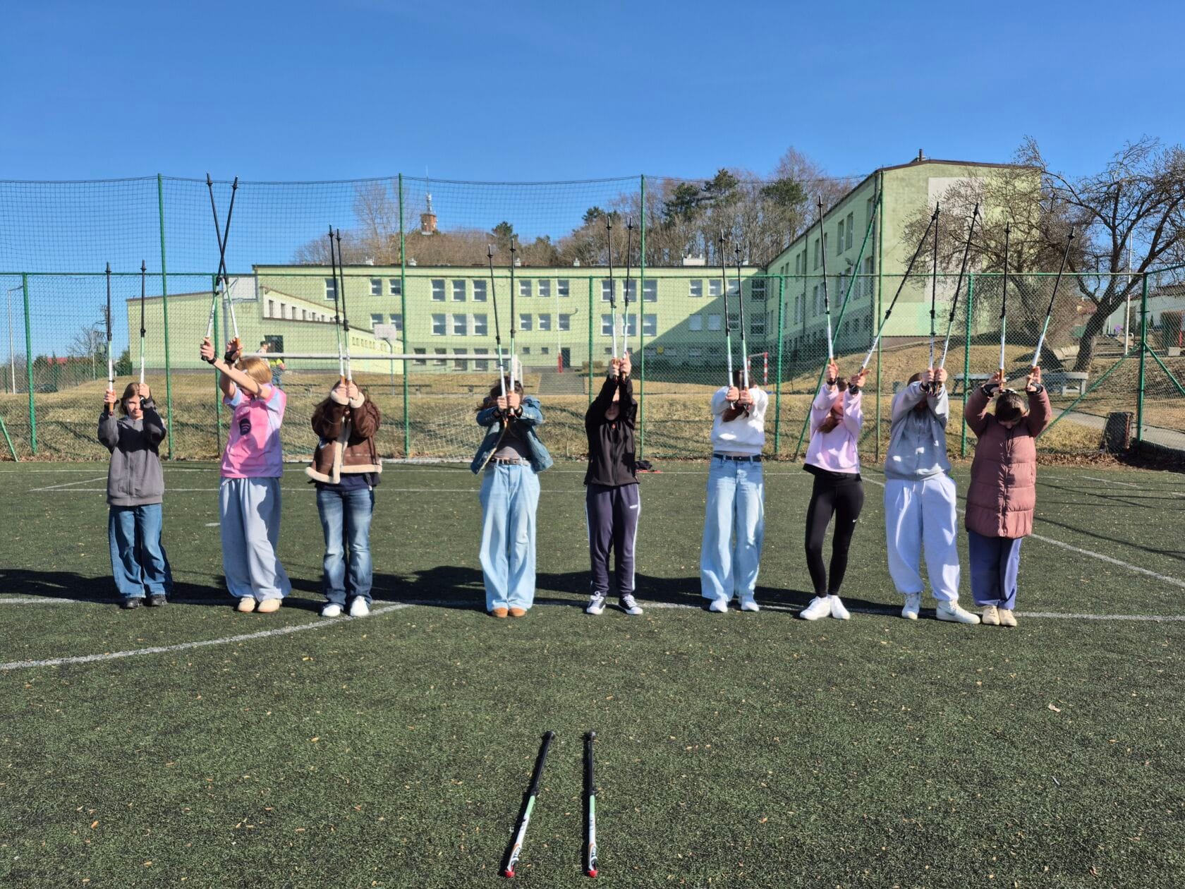 „Aktywność fizyczna zamiast używek – razem z nami chodź z kijkami! Marsz Nordic Walking – nauka techniki”