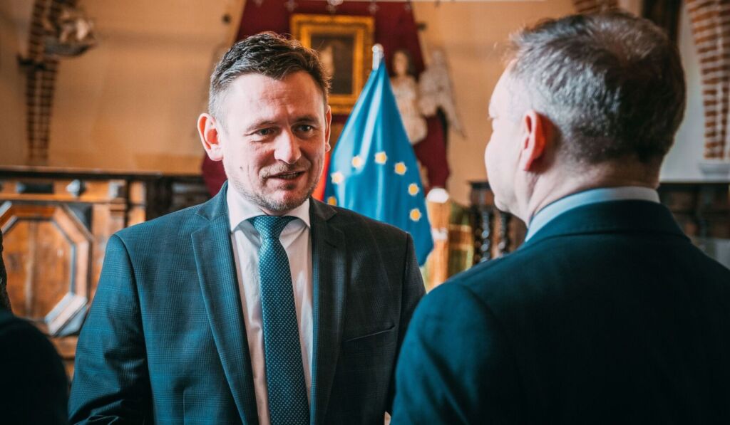 331586842 736220921539918 733408323965253558 n