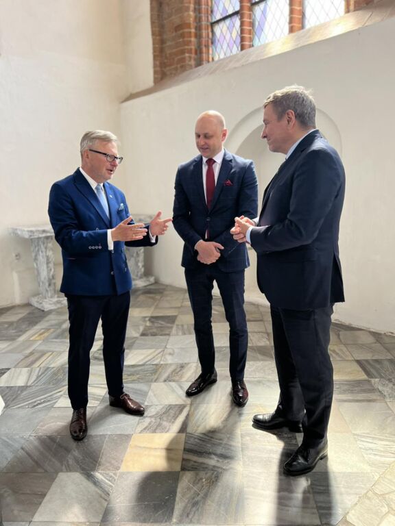 355363592 668958091913619 6885698330112887443 n