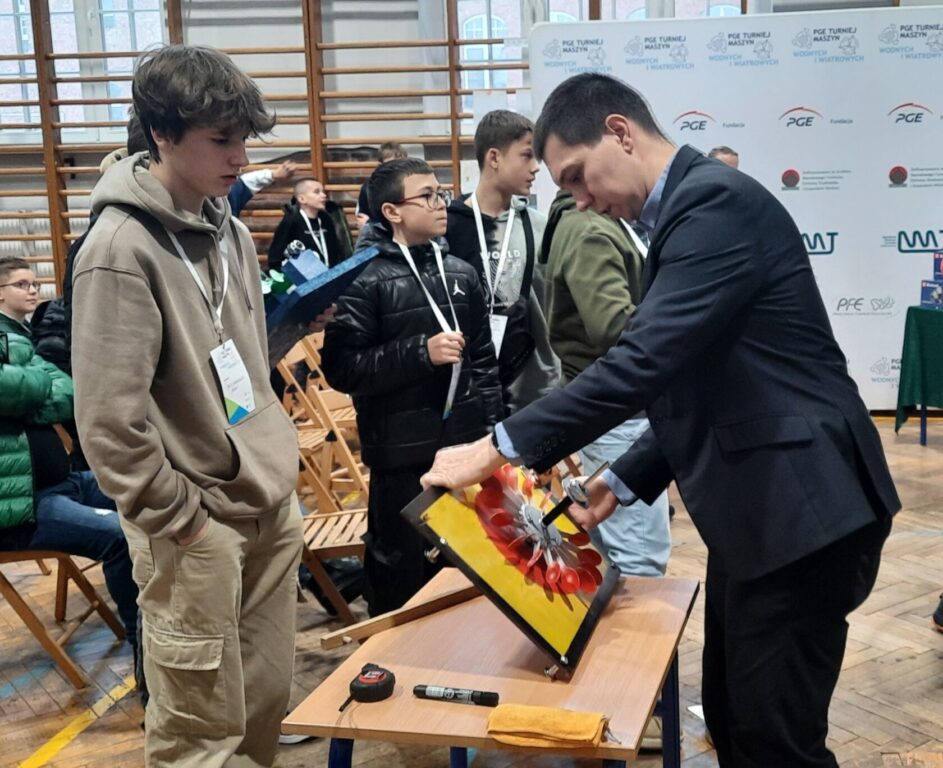 406376155 856707106461781 2264037482614154802 n