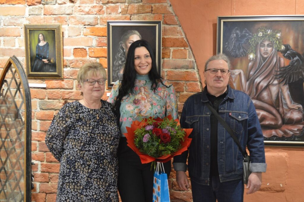 420169657 912670177535987 6394220305736441672 n