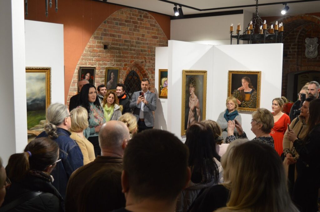 433942377 912670014202670 1666385829986908545 n