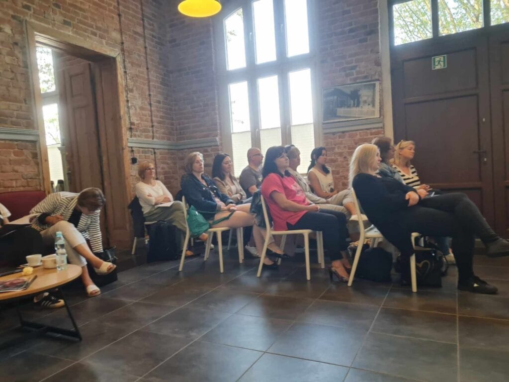 447886472 888244659984960 1570682732996611112 n