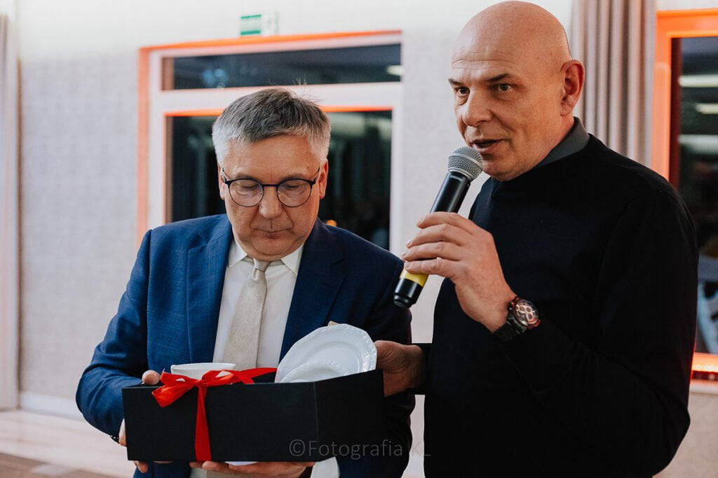 4efec785 647f 4a51 b4fa 156aefed4738 rw 1200