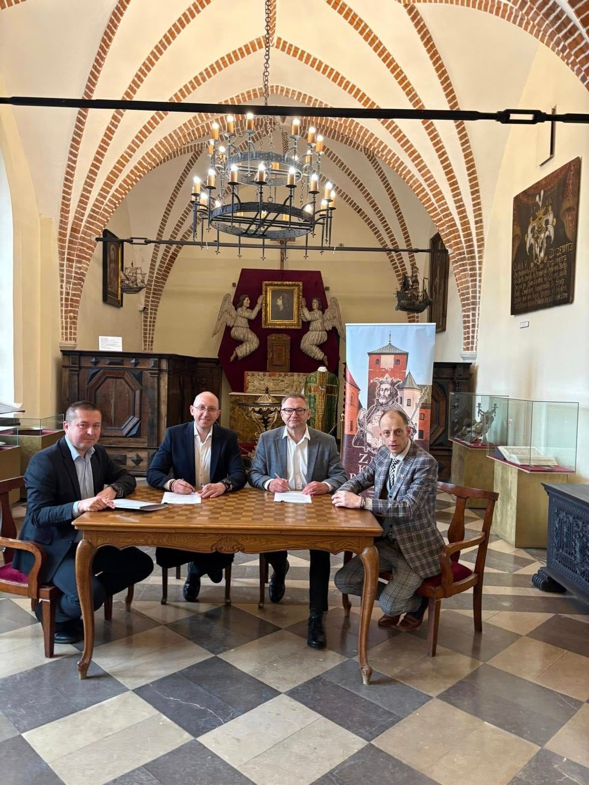 Historyczna chata ma zostać odbudowana przy Zamku Książąt Pomorskich w Darłowie