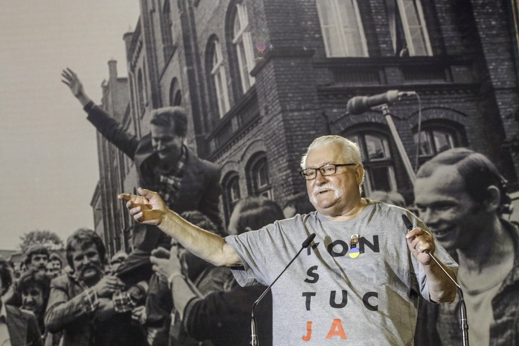 7b4a4e6fe81846dd84ce5b1fd6f31051 big