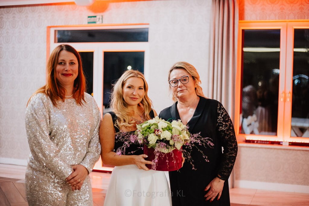 a2df2db1 12fc 4ae9 9c14 9901fb68c2aa rw 1200