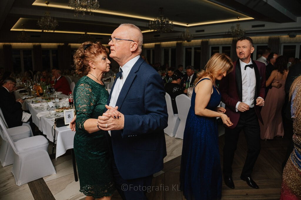 b4e8b899 491b 4ad0 bf4b 34e8df81c798 rw 1200