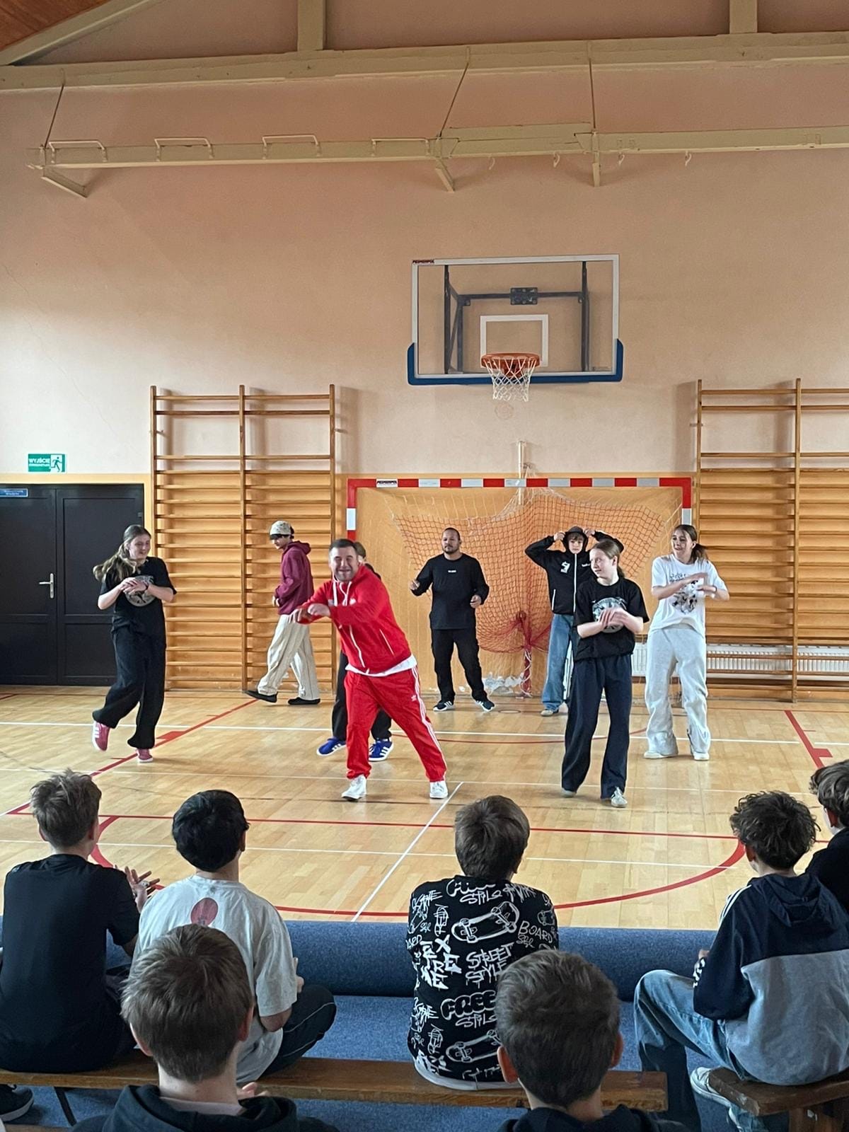 Taniec łączy, hejt dzieli