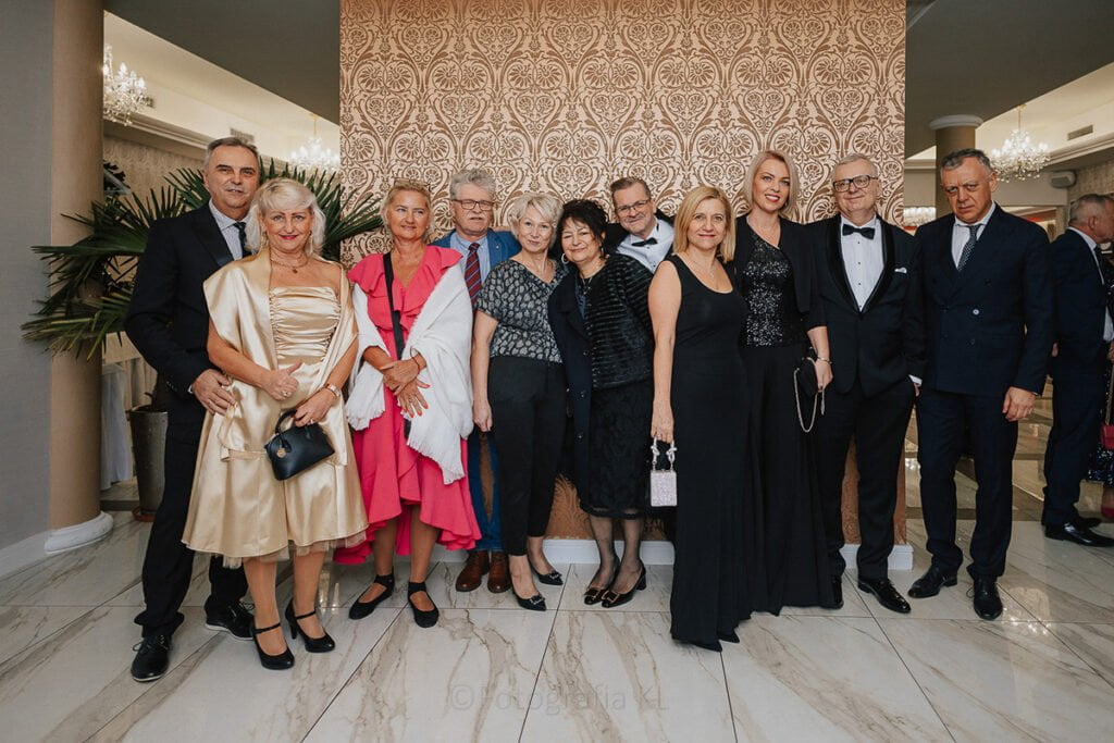 d8f14835 59b9 4053 9c81 e6ddea921d44 rw 1200