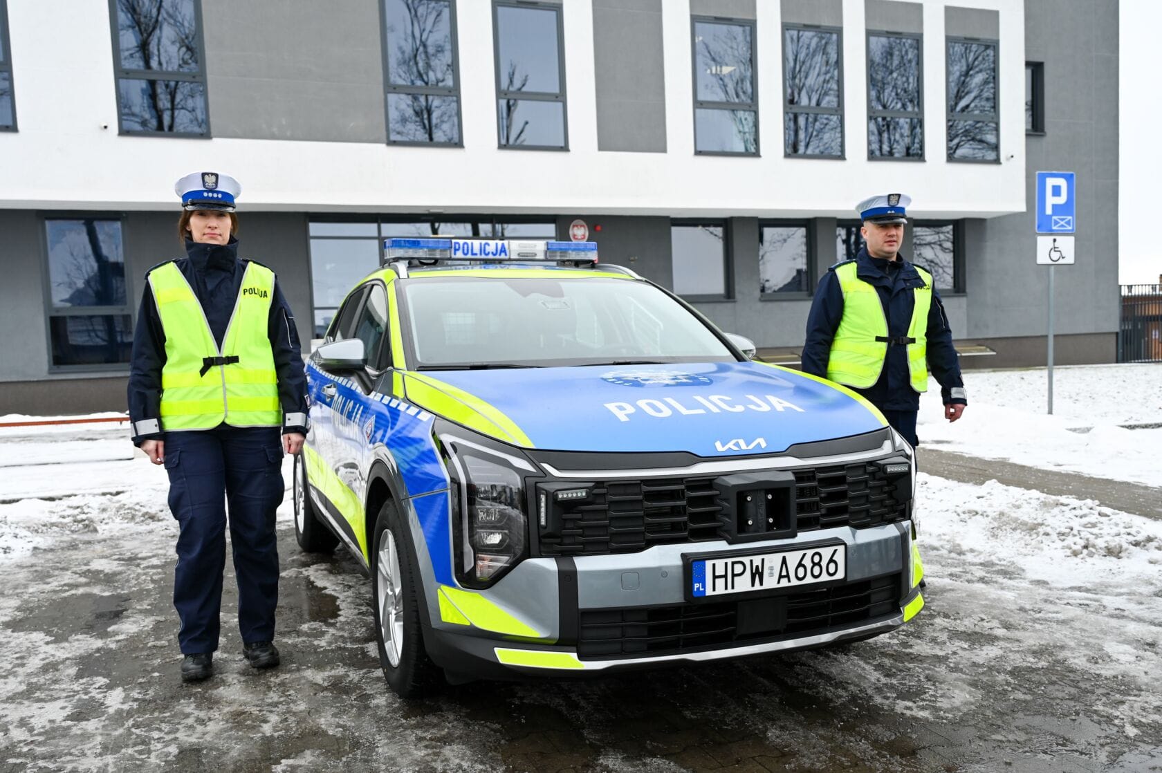 Nowy radiowóz w Policji w Sławnie