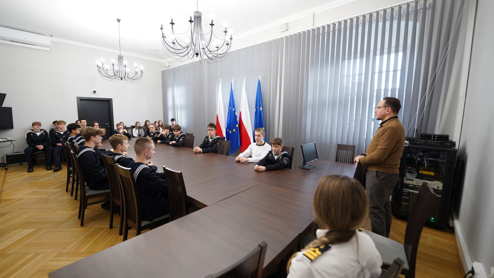 Młodzi logistycy poznają kulisy samorządu. Wizyta ZSM w darłowskim ratuszu