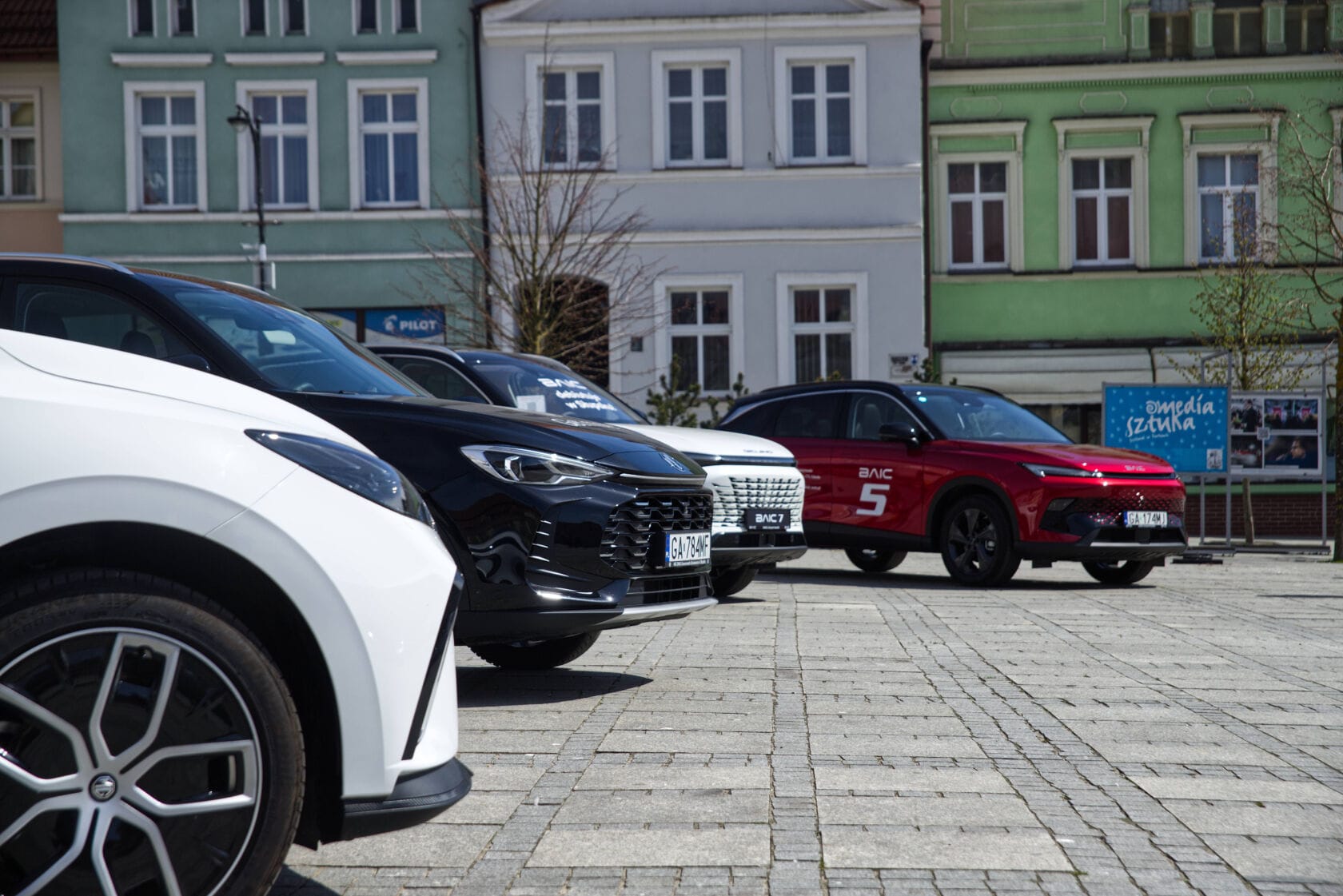 Rynek Miejski w Darłowie zamienił się w motoryzacyjne centrum atrakcji
