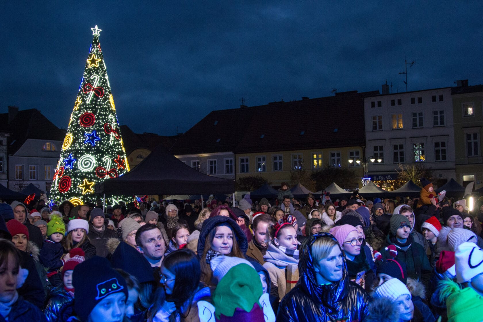 Świąteczna atmosfera, muzyka i Mikołaj na hulajnodze — XVII Darłowska Laponia pełna euforii i dobra