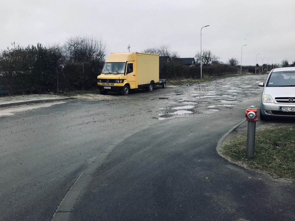 miejsce wlączenia w ulicę polną dzialka numer 20 obręb 10 1 257 hm