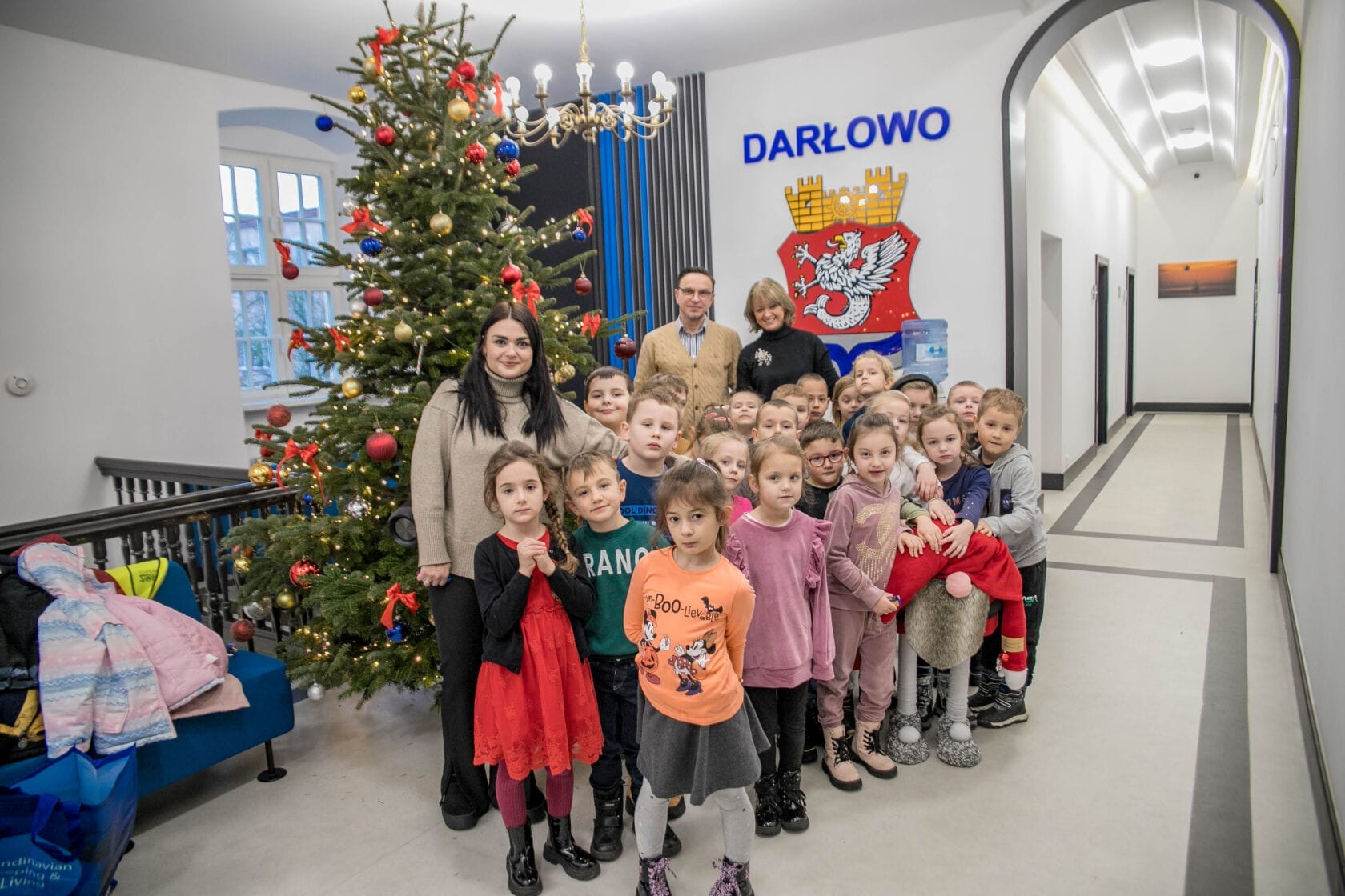  Świąteczna wizyta przedszkolaków z Przedszkola nr 2 w Darłowie w Urzędzie Miasto Darłowo